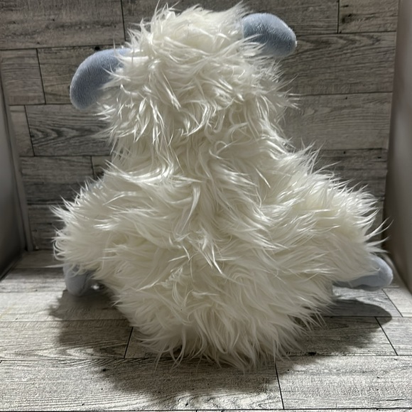 Aurora white yeti plush - Picture 5 of 7